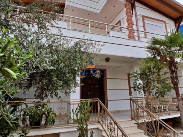 Vlore, shitet Vile 3 Katshe Kati 3, 450.000 € 