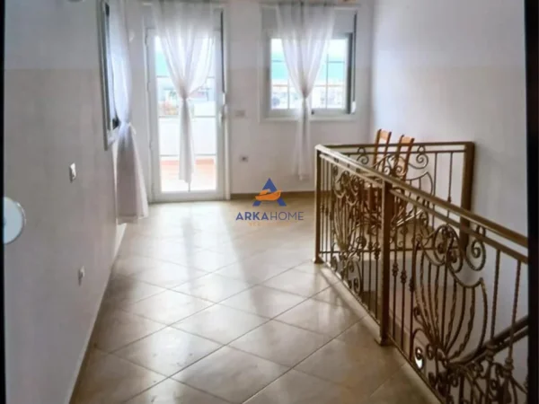 Vlore, shitet Vile 3 Katshe Kati 3, 450.000 € 