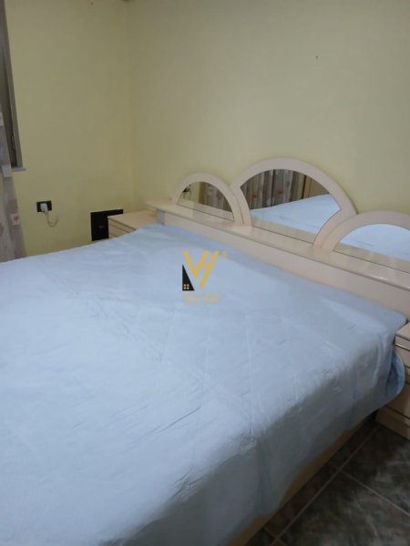 Tirane, jepet me qera apartament 2+1+Ballkon Kati 4, 100 m² 550 € (PAZARI I RI)