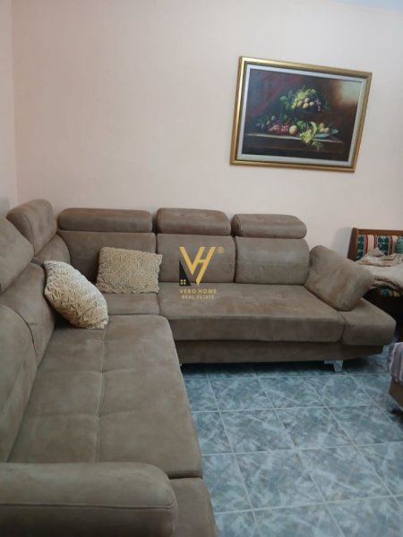Tirane, jepet me qera apartament 2+1+Ballkon Kati 4, 100 m² 550 € (PAZARI I RI)