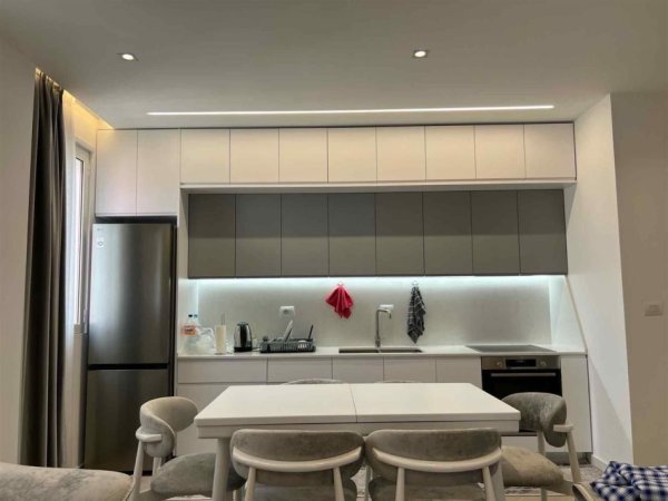 Tirane, shitet apartament 2+1+Ballkon Kati 6, 103 m² 175.000 € (YZBERISHT)