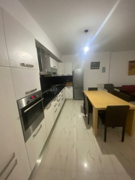 Tirane, jepet me qera apartament 2+1+Ballkon Kati 3, 100 m² 500 € 