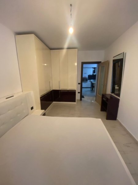 Tirane, jepet me qera apartament 2+1+Ballkon Kati 3, 100 m² 500 € 