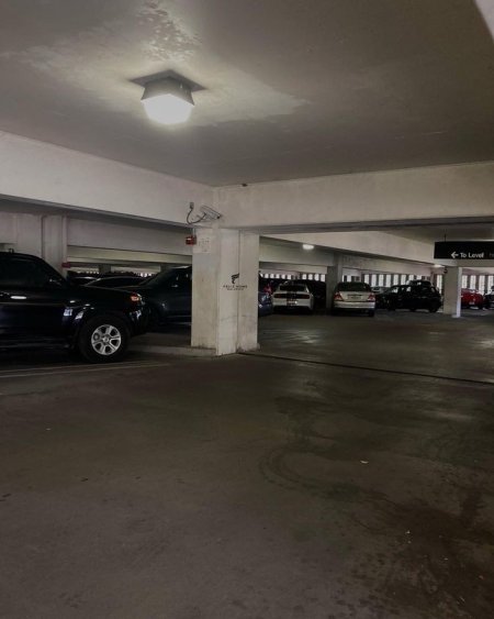 Tirane, jepet me qera garazh | post parkimi Kati -1, 100 m² 700 € (RRUGA E KOSOVAREVE)