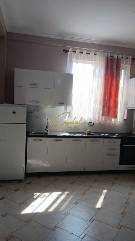 Tirane, jepet me qera apartament 2+1 Kati 2, 110 m² 400 € (SELITE)