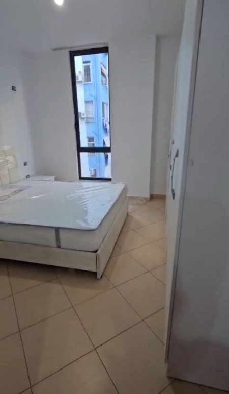 Tirane, jepet me qera apartament 2+1+Ballkon Kati 3, 110 m² 500 € 