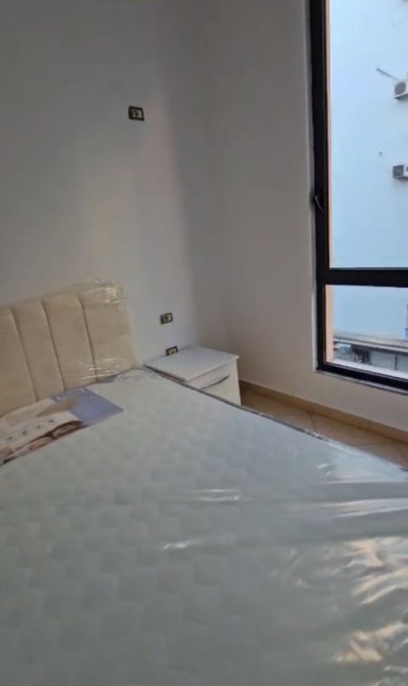 Tirane, jepet me qera apartament 2+1+Ballkon Kati 3, 110 m² 500 € 