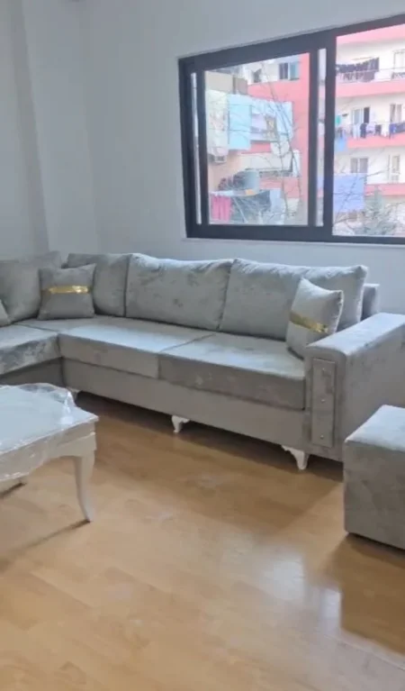 Tirane, jepet me qera apartament 2+1+Ballkon Kati 3, 110 m² 500 € 