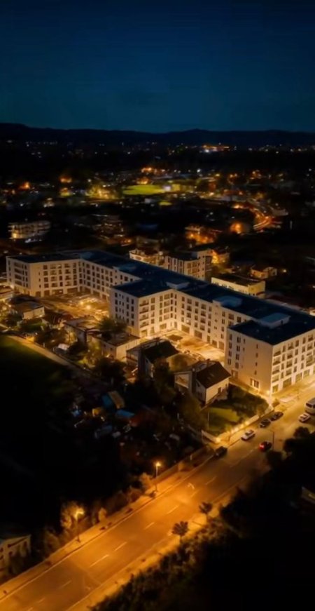 Tirane, shitet apartament 2+1 Kati 4, 102 m² 82.000 € (KAMEZ)