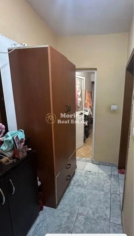 Tirane, jepet me qera apartament 1+1 Kati 3, 53 m² 400 € (Rruga Hoxha Tahsim)