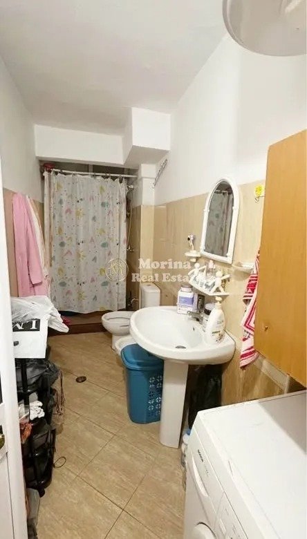 Tirane, jepet me qera apartament 1+1 Kati 3, 53 m² 400 € (Rruga Hoxha Tahsim)