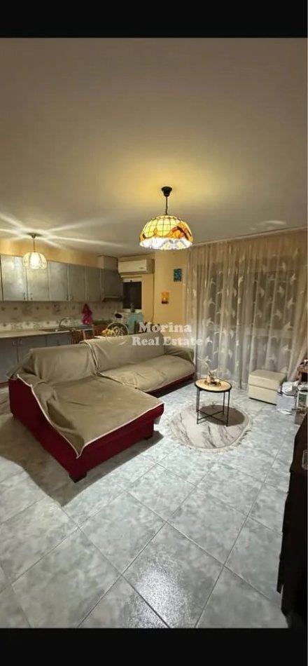 Tirane, jepet me qera apartament 1+1 Kati 3, 53 m² 400 € (Rruga Hoxha Tahsim)