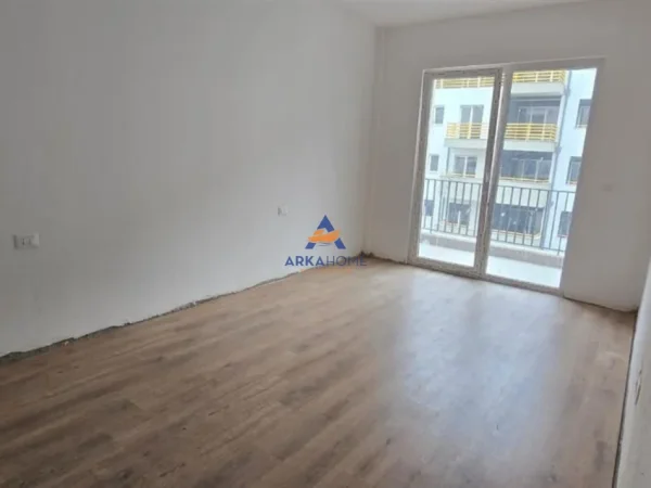Tirane, shitet apartament 2+1+Ballkon , 110 m² 176.000 € 