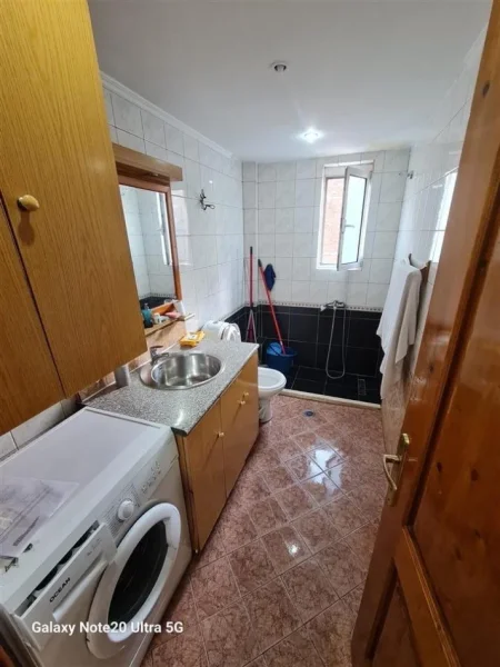 Tirane, jepet me qera apartament 2+1 Kati 5, 79 m² 550 € (RRUGA E ELBASANIT)