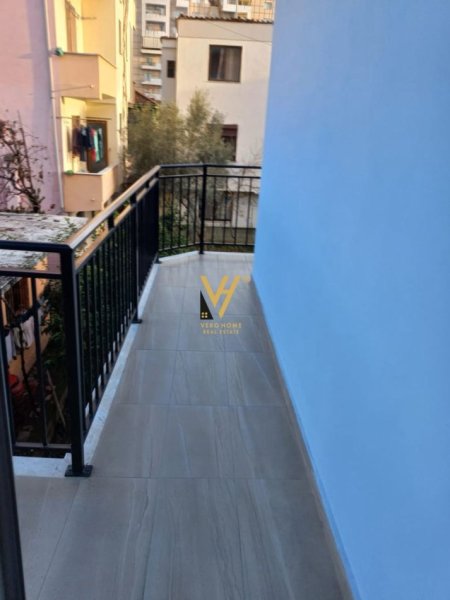 Tirane, jepet me qera apartament 1+1+Ballkon Kati 2, 50 m² 400 € (ASTIR)
