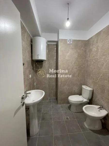 Tirane, jepet me qera apartament 2+1 Kati 2, 100 m² 500 € (Rruga 5 Maji)