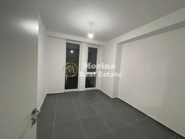 Tirane, jepet me qera apartament 2+1 Kati 3, 115 m² 500 € (Rruga 5 Maji)