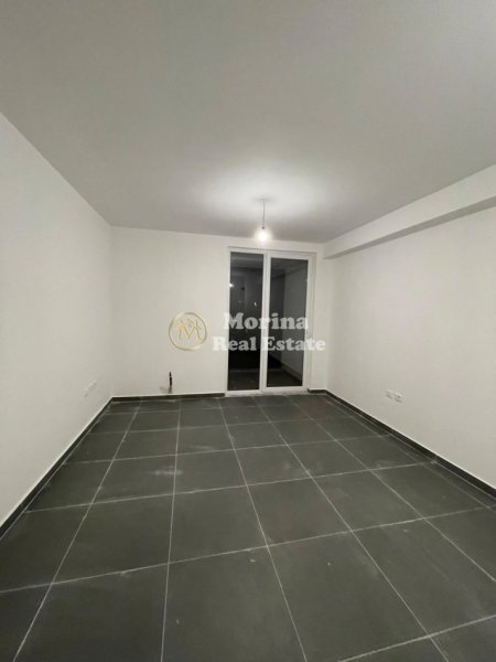 Tirane, jepet me qera apartament 2+1 Kati 3, 115 m² 500 € (Rruga 5 Maji)