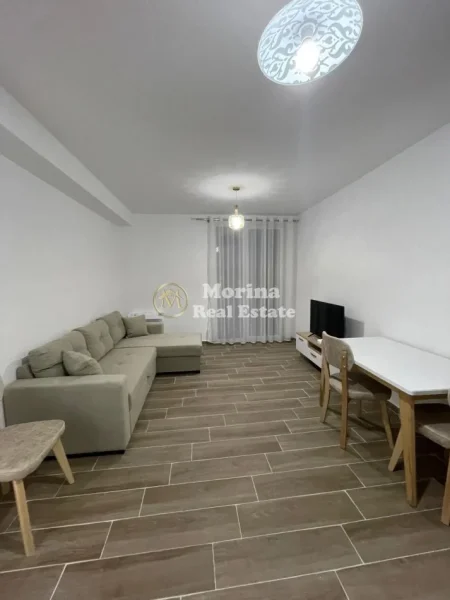 Tirane, jepet me qera apartament 2+1 Kati 3, 110 m² 500 € (Rruga 5 Maji)