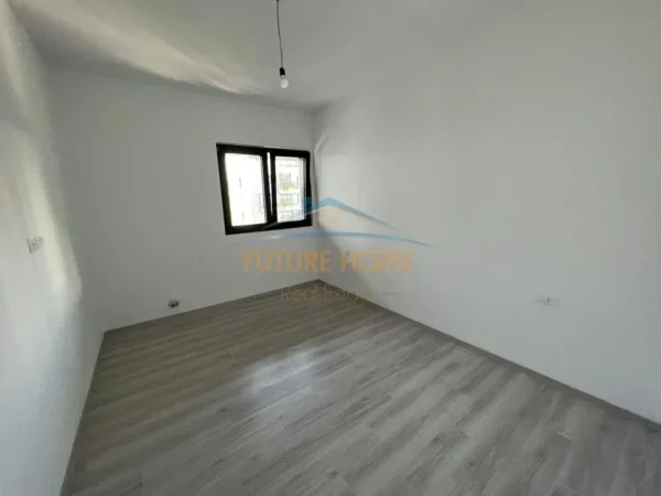 Tirane, jap me qera apartament 2+1+Ballkon Kati 8, 120 m² 800 € (SQUARE 21)