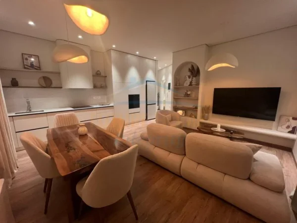 Tirane, jepet me qera apartament 2+1+2+2 Poste Parkimi+Verande Kati 1, 99 m² 2.700 € (Green Valley Residence)