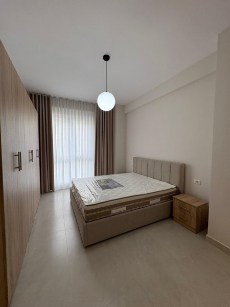 Tirane, jepet me qera apartament 2+1 , 101 m² 1.400 €