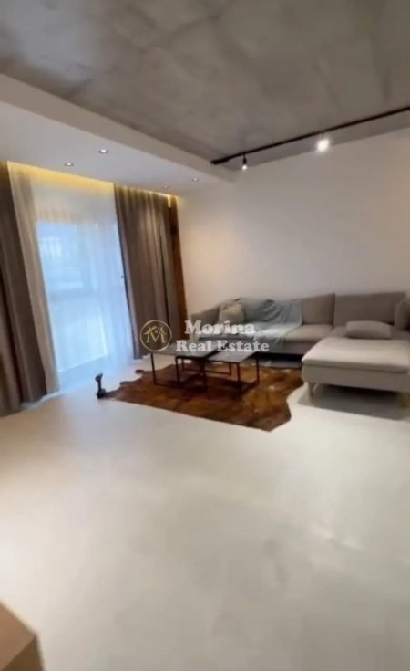 Tirane, jepet me qera apartament 2+1 Kati 1, 90 m² 650 € (Kinostudio)