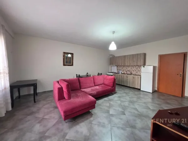Tirane, jepet me qera apartament 1+1+Ballkon Kati 4, 78 m² 400 € (astir)