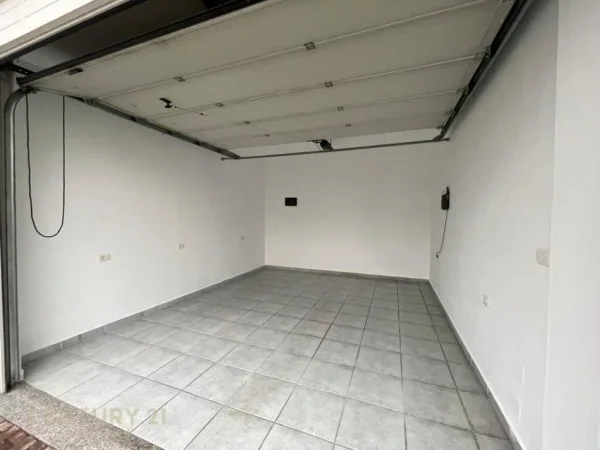 Tirane, jepet me qera apartament 1+1 Kati 1, 45 m² 310 € (spitali ushtarak)