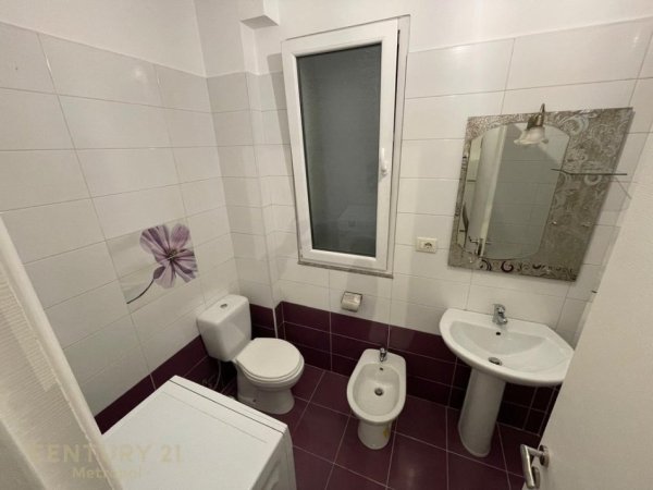 Tirane, jepet me qera apartament 1+1 Kati 1, 45 m² 310 € (spitali ushtarak)