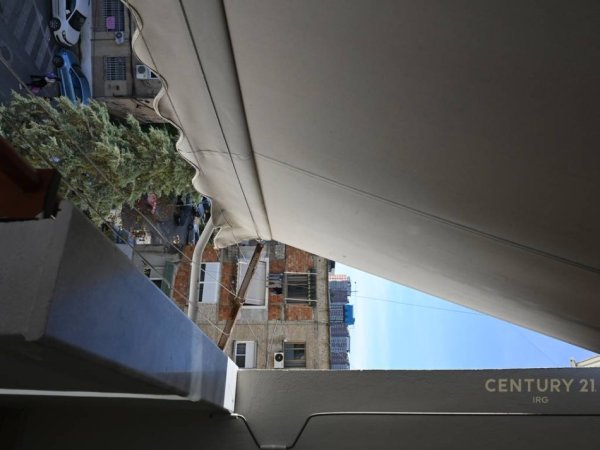 Tirane, jepet me qera apartament 2+1+Ballkon Kati 5, 76 m² 650 € (irfan tormini delijorgji)