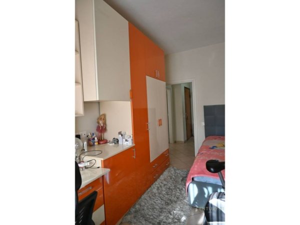 Tirane, jepet me qera apartament 2+1+Ballkon Kati 5, 76 m² 650 € (irfan tormini delijorgji)