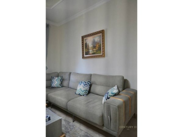 Tirane, jepet me qera apartament 2+1+Ballkon Kati 5, 76 m² 650 € (irfan tormini delijorgji)