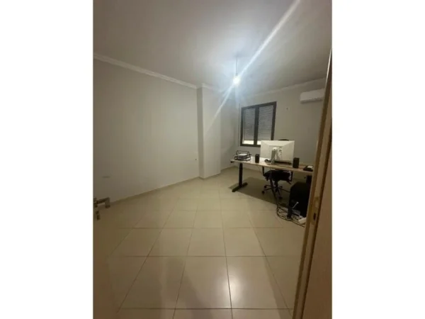 Tirane, shitet apartament 3+1 Kati 3, 122 m² 350.000 € (Stadiumi Dinamo)