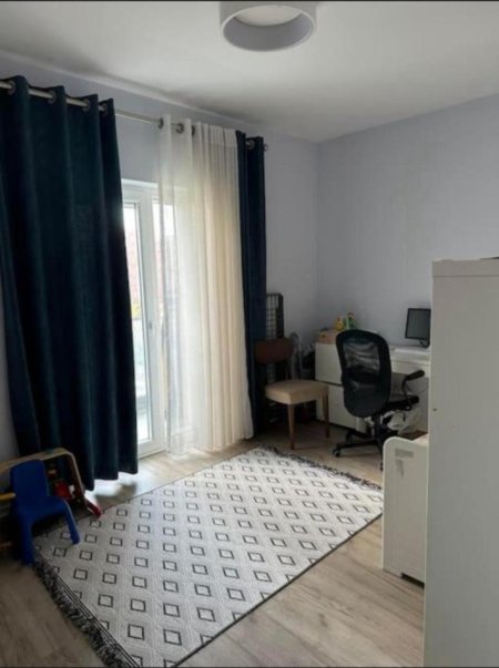 Tirane, jepet me qera apartament 2+1 Kati 2, 106 m² 800 € (Fiori Di Bosko)