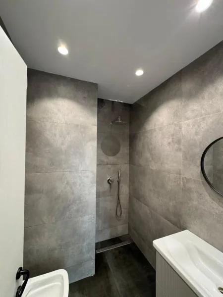 Tirane, shitet Vile 2 Katshe , 360 m² 790.000 € (Gjiri i Lalzit)