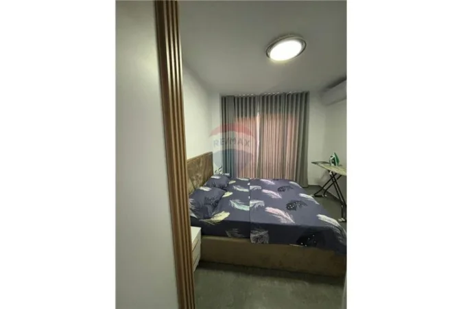 Vlore - Lungomare, jepet me qera garsonier 1+1 , 65 m² 350 € (Rruga Dhimitër Konomi, Vlore)