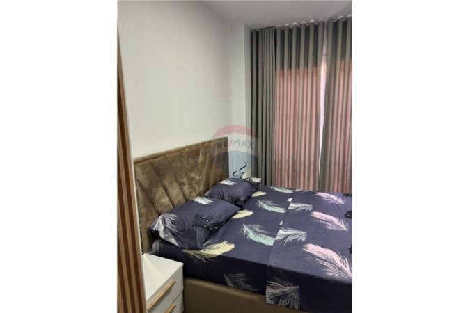 Vlore - Lungomare, jepet me qera garsonier 1+1 , 65 m² 350 € (Rruga Dhimitër Konomi, Vlore)