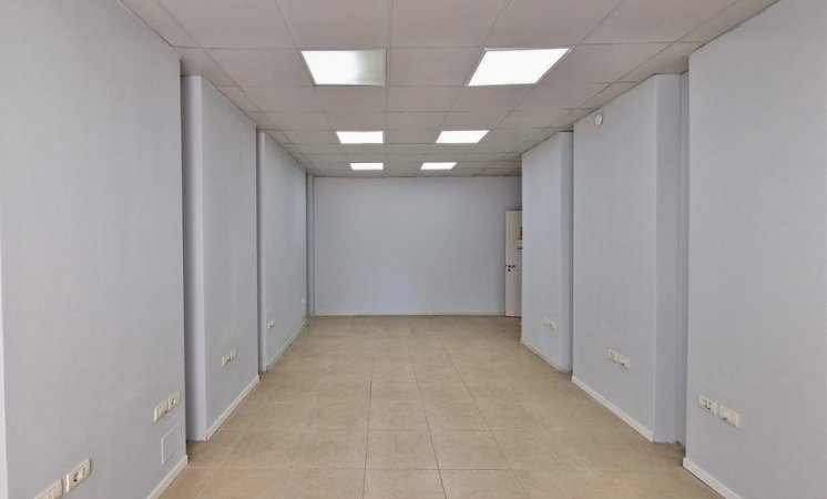 Vlore, jepet me qera nga Pronari, pa-komision dyqan Kati 1, 160 m² 950 € (Gjergj Arianiti)