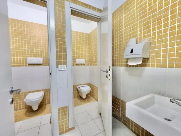 Vlore, jepet me qera nga Pronari, pa-komision dyqan Kati 1, 160 m² 950 € (Gjergj Arianiti)