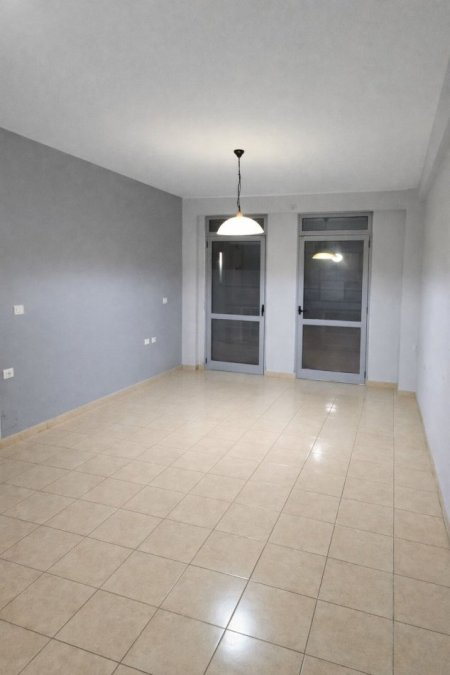 Tirane, shitet apartament 1+1+Ballkon Kati 7, 73 m² 92.700 € (Pallatet Cabej, Yzberisht)