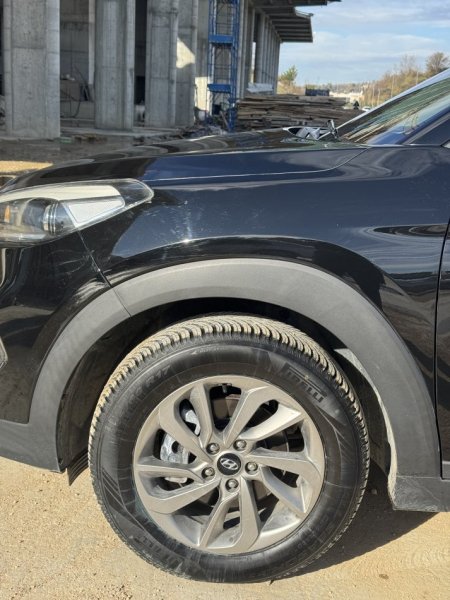 Tirane, shitet makine Hyundai Tucson 1.7 Nafte, e zeze automatik Kondicioner 196.000 km 13.000 €