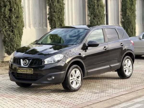 Durres, shitet SUV NISSAN QASHQAI 1.5 Nafte, e zeze manuale