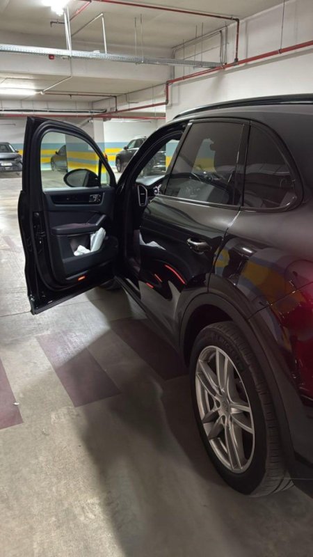 Tirane, shitet makine Porsche Cayenne Benzin, e zeze automatik Klima 125.000 km