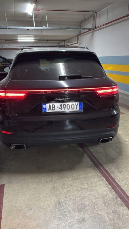 Tirane, shitet makine Porsche Cayenne Benzin, e zeze automatik Klima 125.000 km