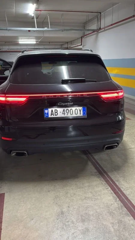 Tirane, shitet makine Porsche Cayenne Benzin, e zeze automatik Klima 125.000 km