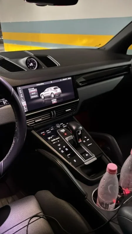 Tirane, shitet makine Porsche Cayenne Benzin, e zeze automatik Klima 125.000 km