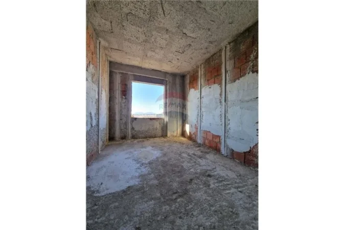 Vlore, shitet apartament 1+1 Kati 9, 71 m² 