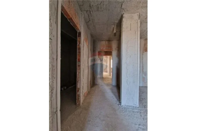 Vlore, shitet apartament 1+1 Kati 9, 71 m² 