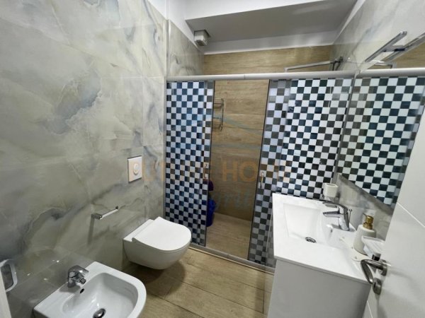 Tirane, jepet me qera apartament 1+1 Kati 3, 66 m² 600 € (selvia, prane shkolles partizani)